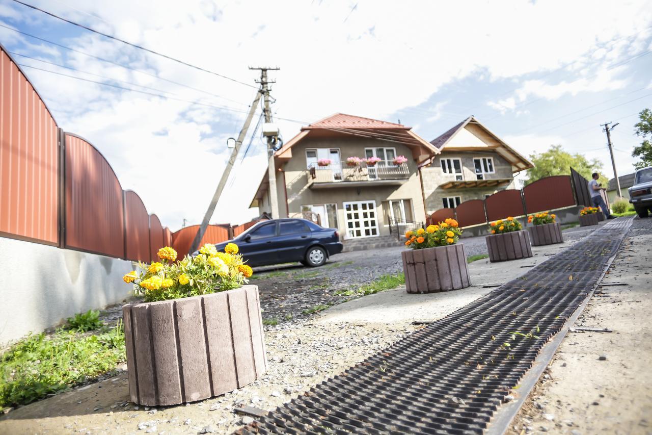 Hotel U Maksa Solotschyn Exterior foto
